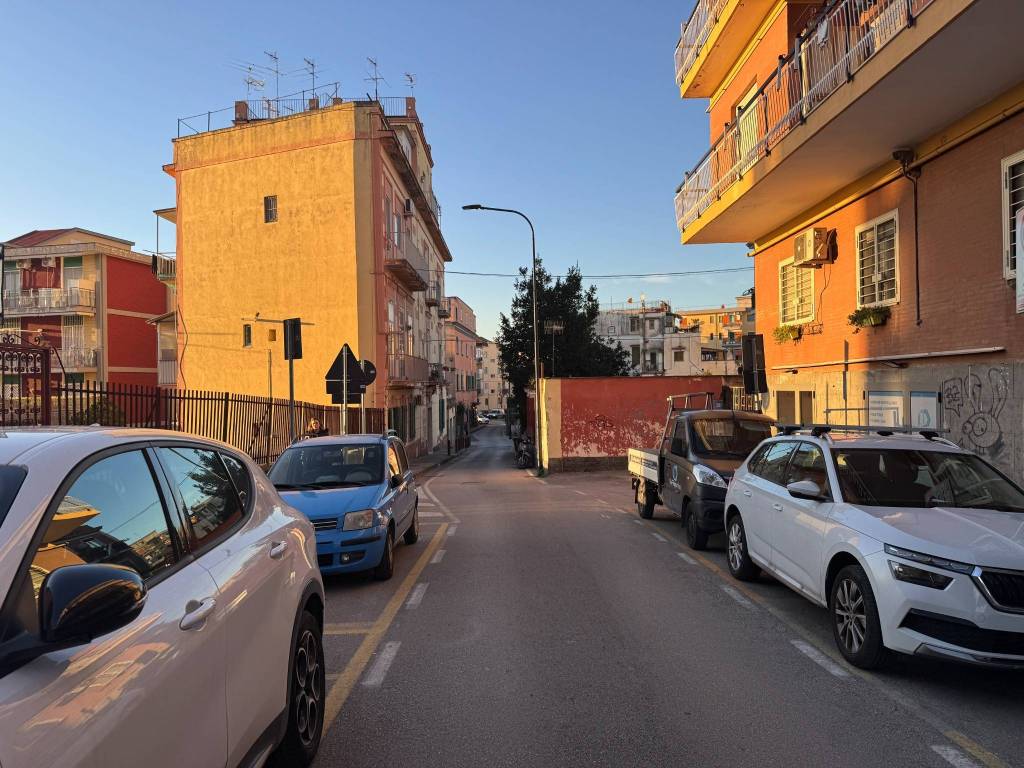 Box / garage a Portici in Via Marco De Gregorio - Foto 3