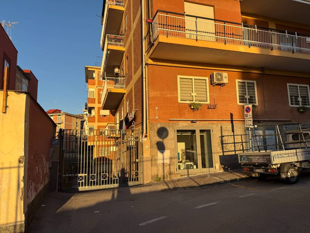 Box / garage a Portici in Via Marco De Gregorio - Foto 4