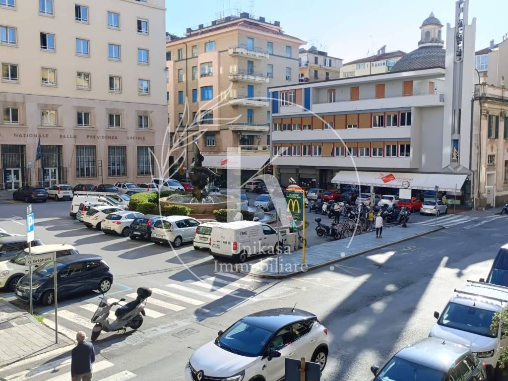 Appartamento a Savona in Piazza Guglielmo Marconi - Foto 2