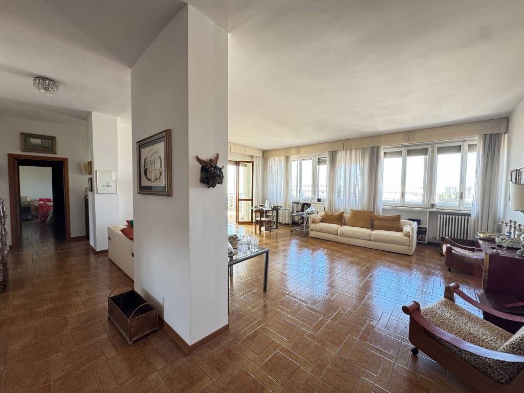 Attico / mansarda a Lecce in Via Lupiae, 33 - Foto 2