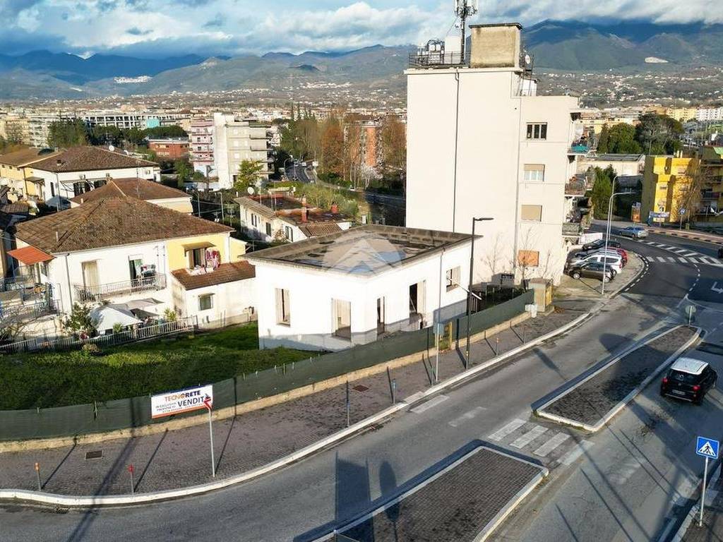 Casa indipendente a Cassino in Via Gaetano Di Biasio, 228 - Foto 2