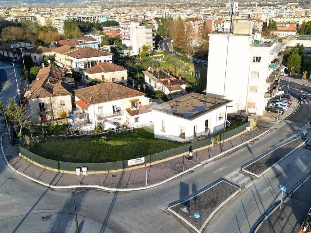 Casa indipendente a Cassino in Via Gaetano Di Biasio, 228 - Foto 3