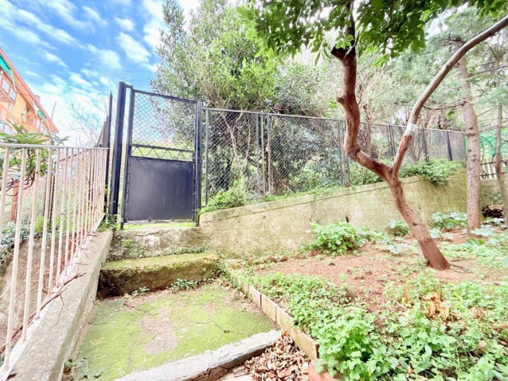 Appartamento a Genova in Via Antonio Sant'Elia, 45 - Foto 2