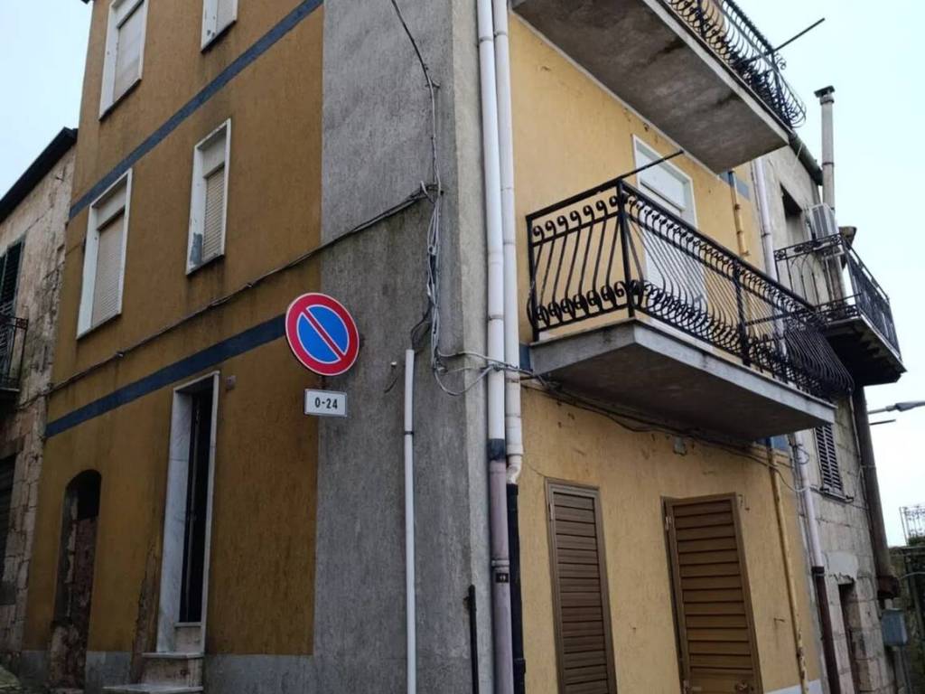 Villa a Mussomeli in Via Andrea Chiaramonte, 76 - Foto 2