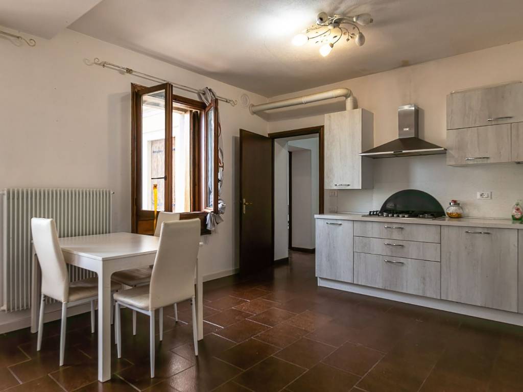 Appartamento a Bassano del grappa in Viale Venezia, 39 - Foto 3