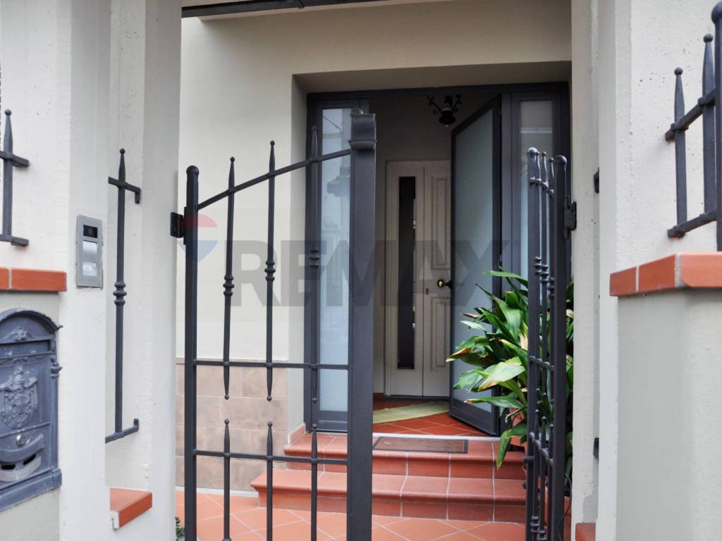 Casa indipendente a Prato in via Senio, 39 - Foto 2