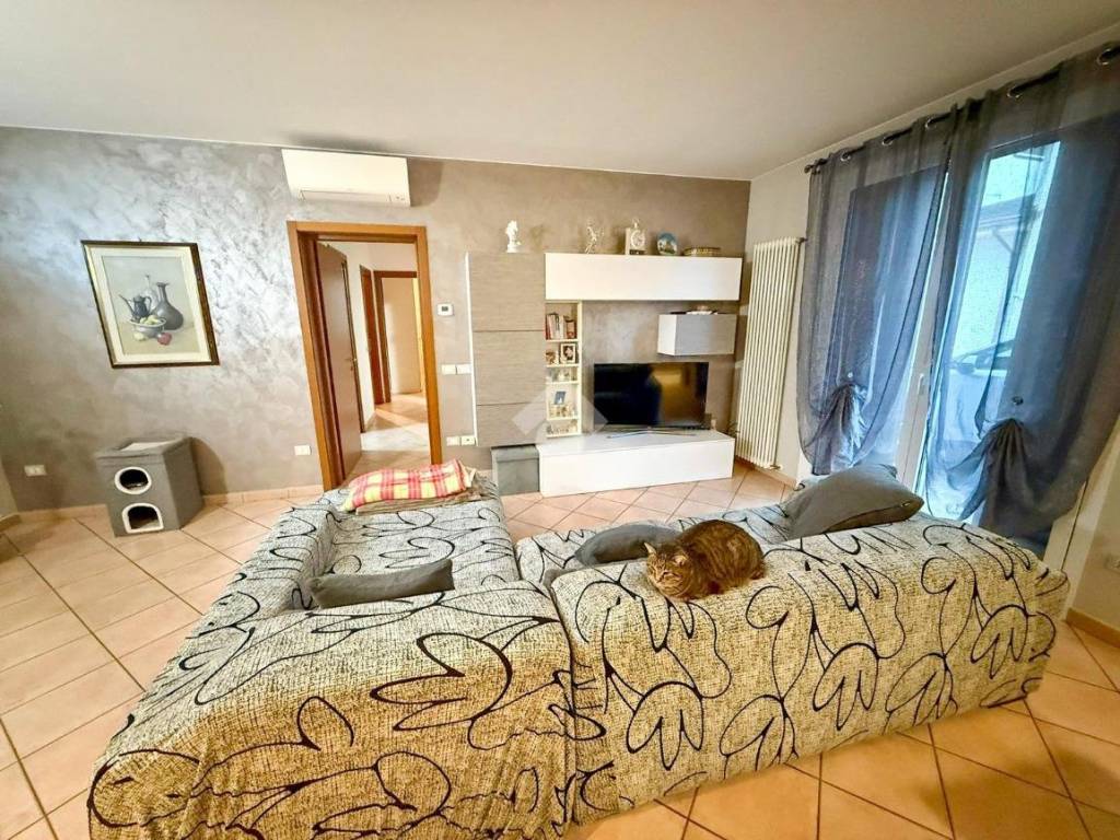 Villa a Gazoldo degli ippoliti in Piazza Papa Giovanni Paolo II - Foto 4