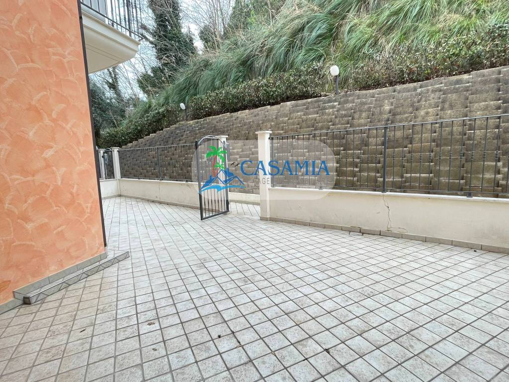 Appartamento a Cupra marittima in Via Umbria - Foto 3