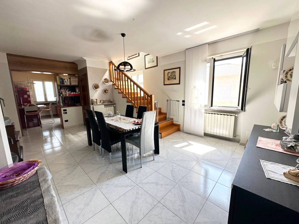 Villa a Borgo ticino in Via Papa Giovanni XXIII - Foto 2