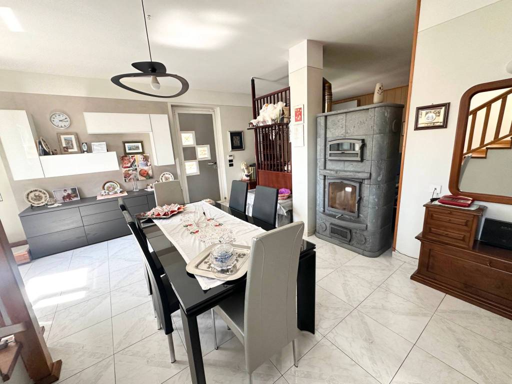 Villa a Borgo ticino in Via Papa Giovanni XXIII - Foto 3