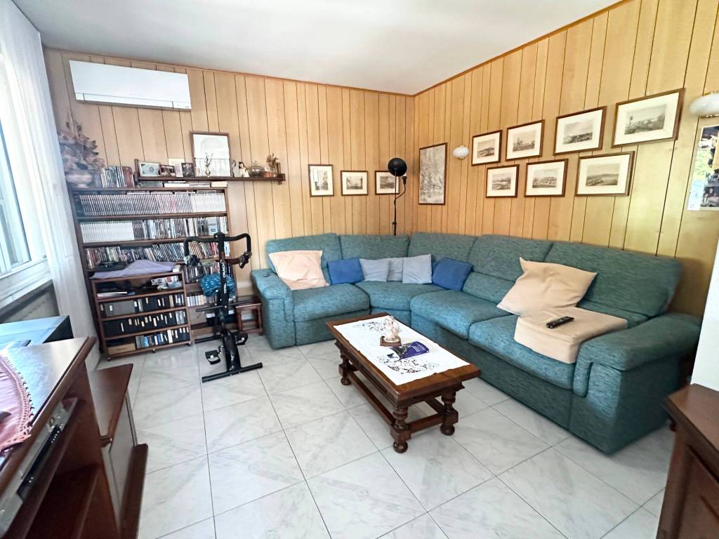 Villa a Borgo ticino in Via Papa Giovanni XXIII - Foto 4