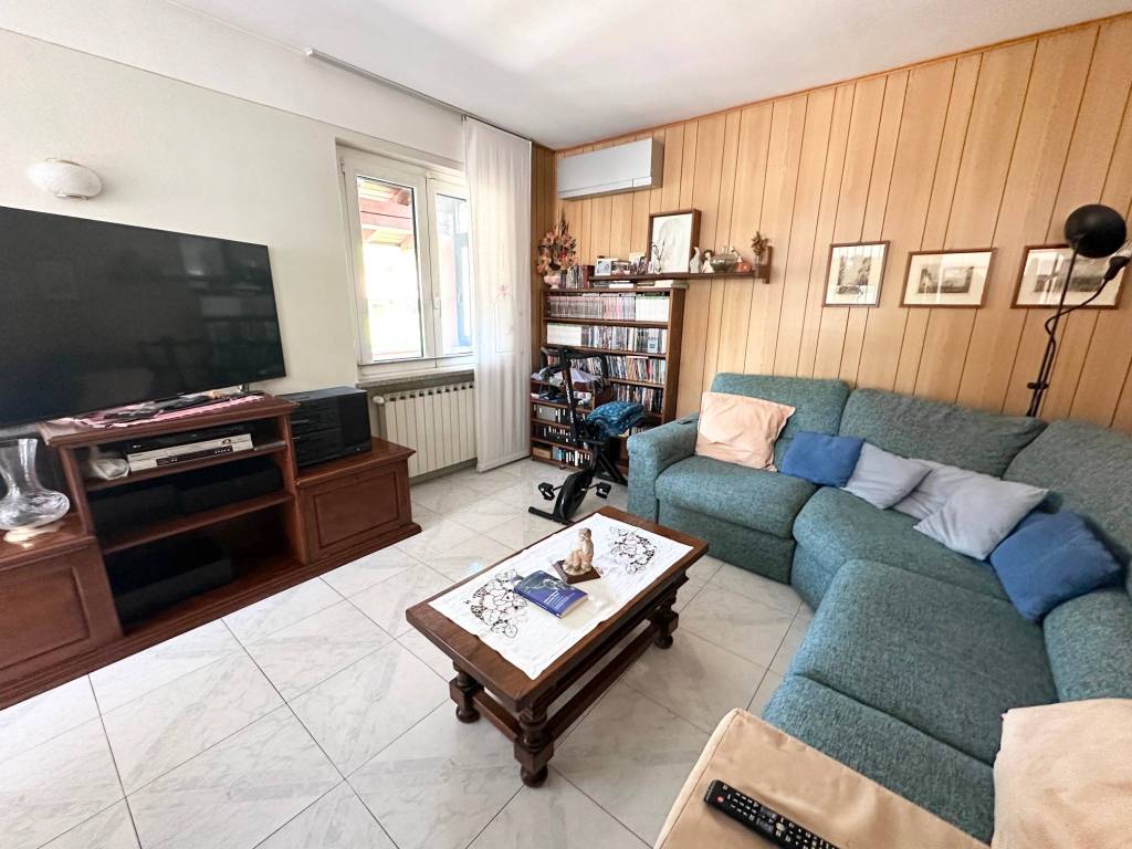 Villa a Borgo ticino in Via Papa Giovanni XXIII - Foto 5