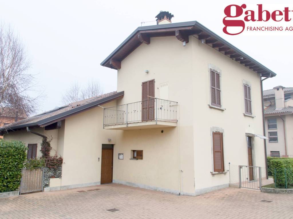 Appartamento a Merate in VIA CERRI, 61 - Foto 2
