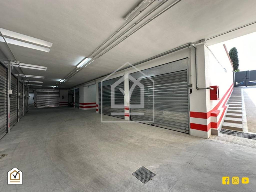 Box / garage a Bari in Via Luca De Samuele-Cagnazzi - Foto 5