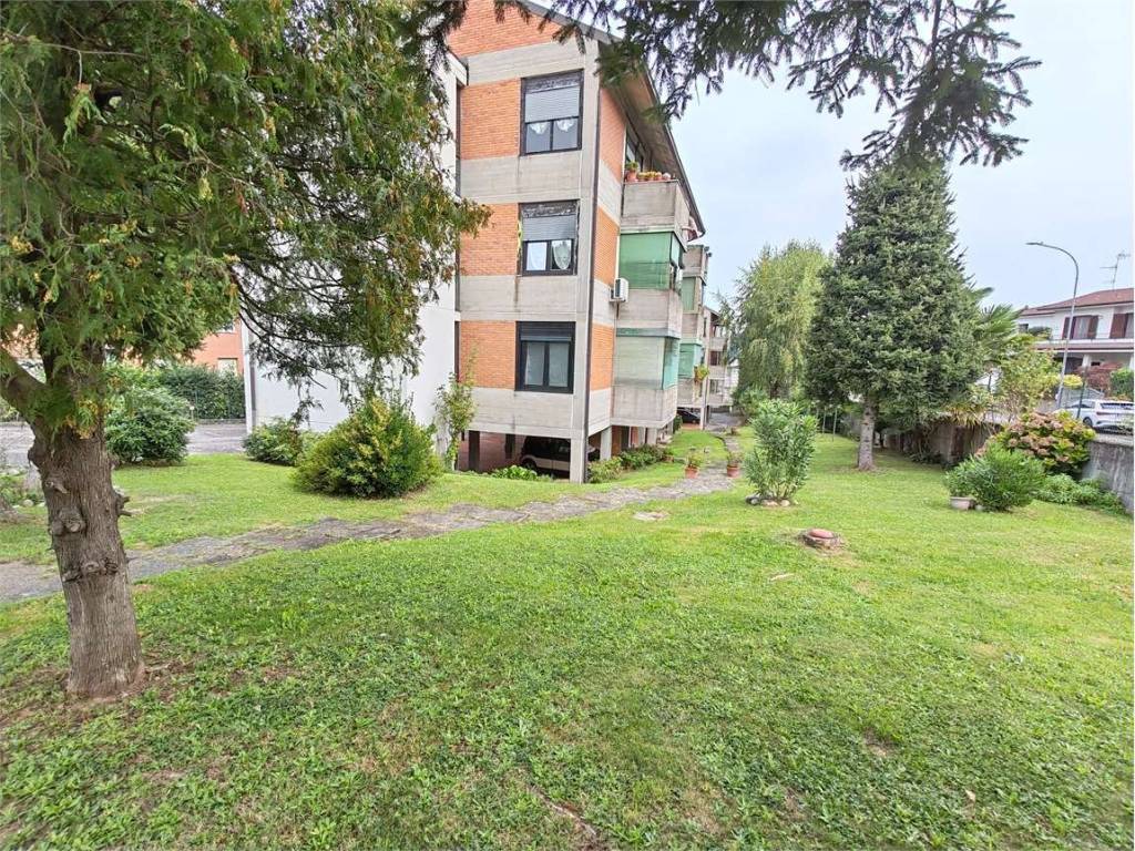 Appartamento a Olgiate comasco in VIA G.LEOPARDI - Foto 2