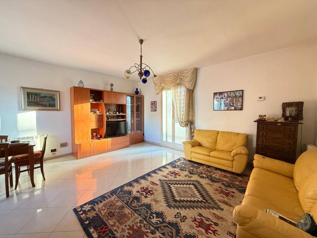 Palazzo / stabile a Reggio calabria in Via Reggio Campi Tronco 1 - Foto 3