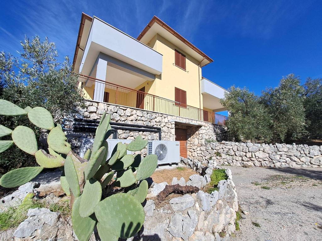 Villa a Sonnino in Via Santi Adamini, 14 - Foto 4