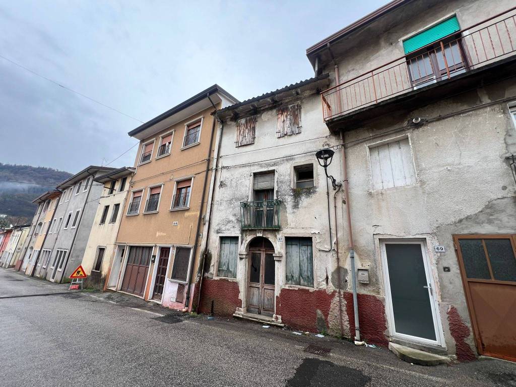 Appartamento a Chiampo in Via Valloscura, 69 - Foto 2