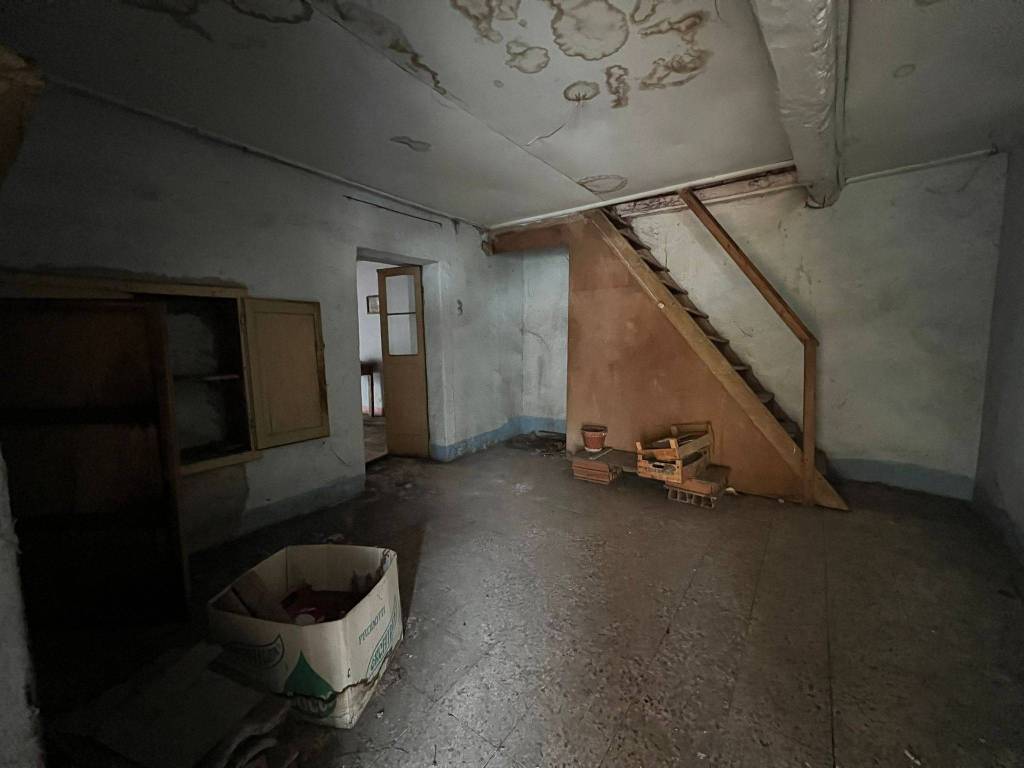 Appartamento a Chiampo in Via Valloscura, 69 - Foto 5