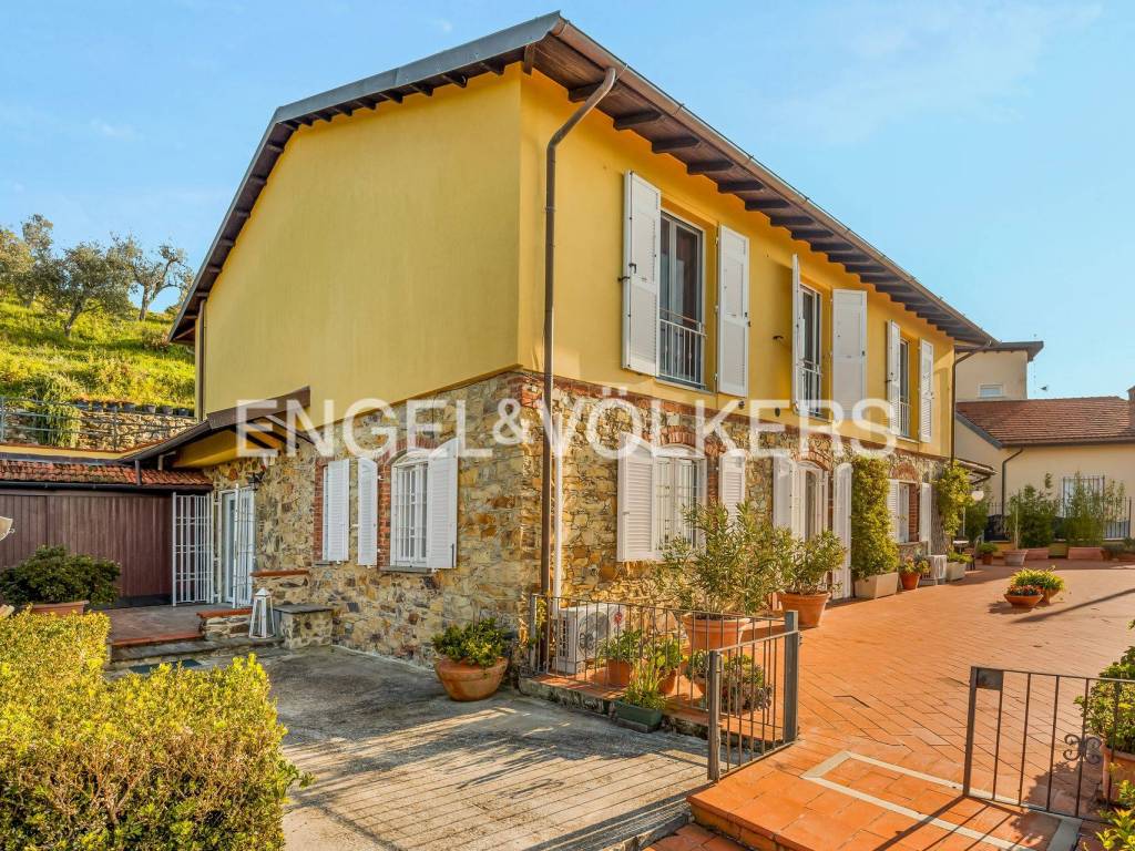 Villa a Castelnuovo magra in Via Provinciale - Foto 2