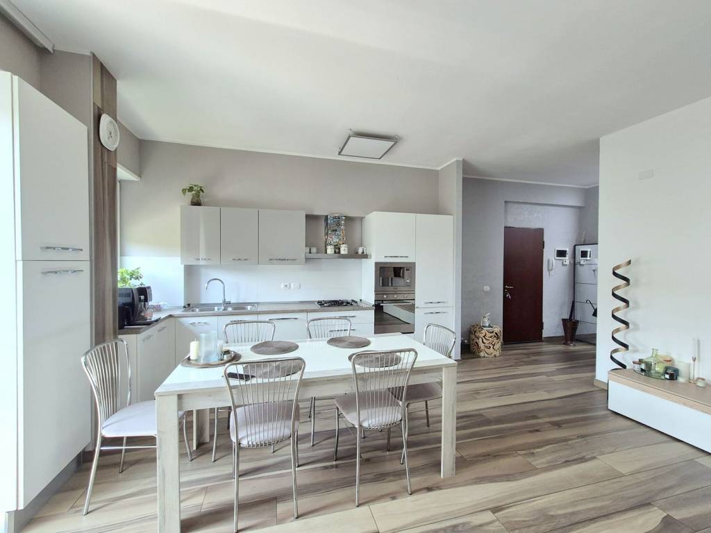 Appartamento a Verona in Stradone Santa Lucia, 28 - Foto 2