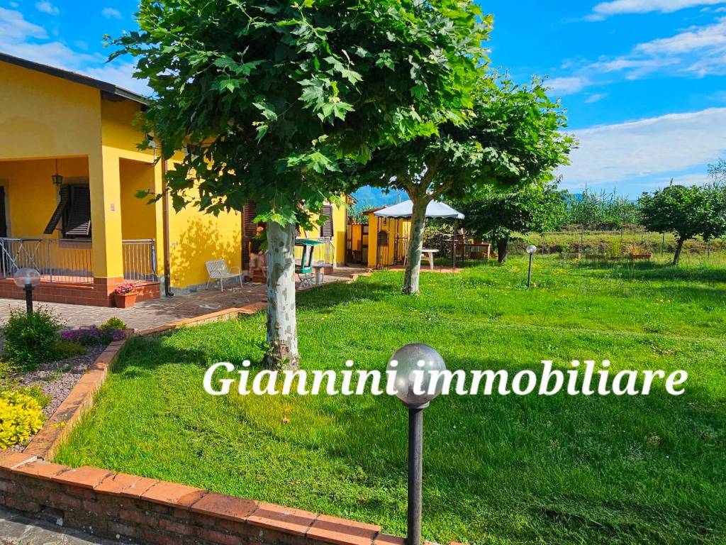 Villa a Porcari in Via Giannini - Foto 2