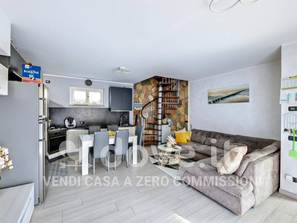 Appartamento a Luino in Via dei Lori, 21 - Foto 3