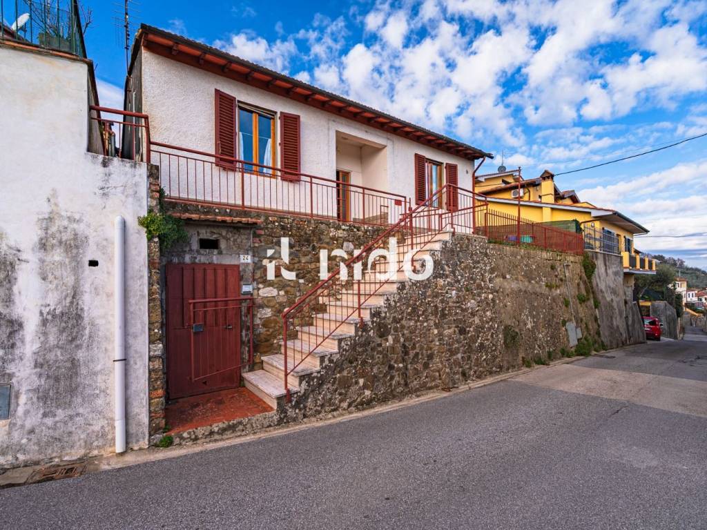 Villa a Carmignano in Via Chiti Carmignano - Foto 5