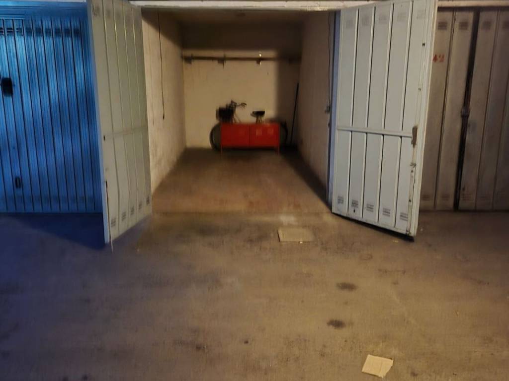Box / garage a Bologna in Via Bellaria, 29 - Foto 2