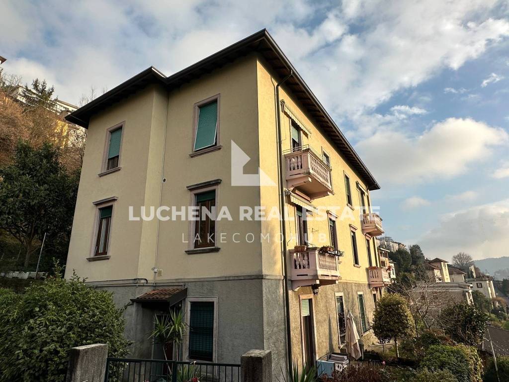 Appartamento a Como in Via per Brunate - Foto 2