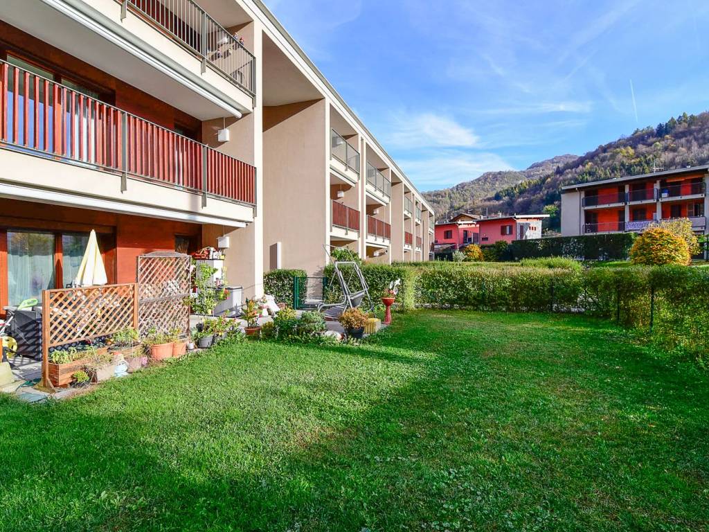 Appartamento a Valbrona in Via Campora, 5 - Foto 3