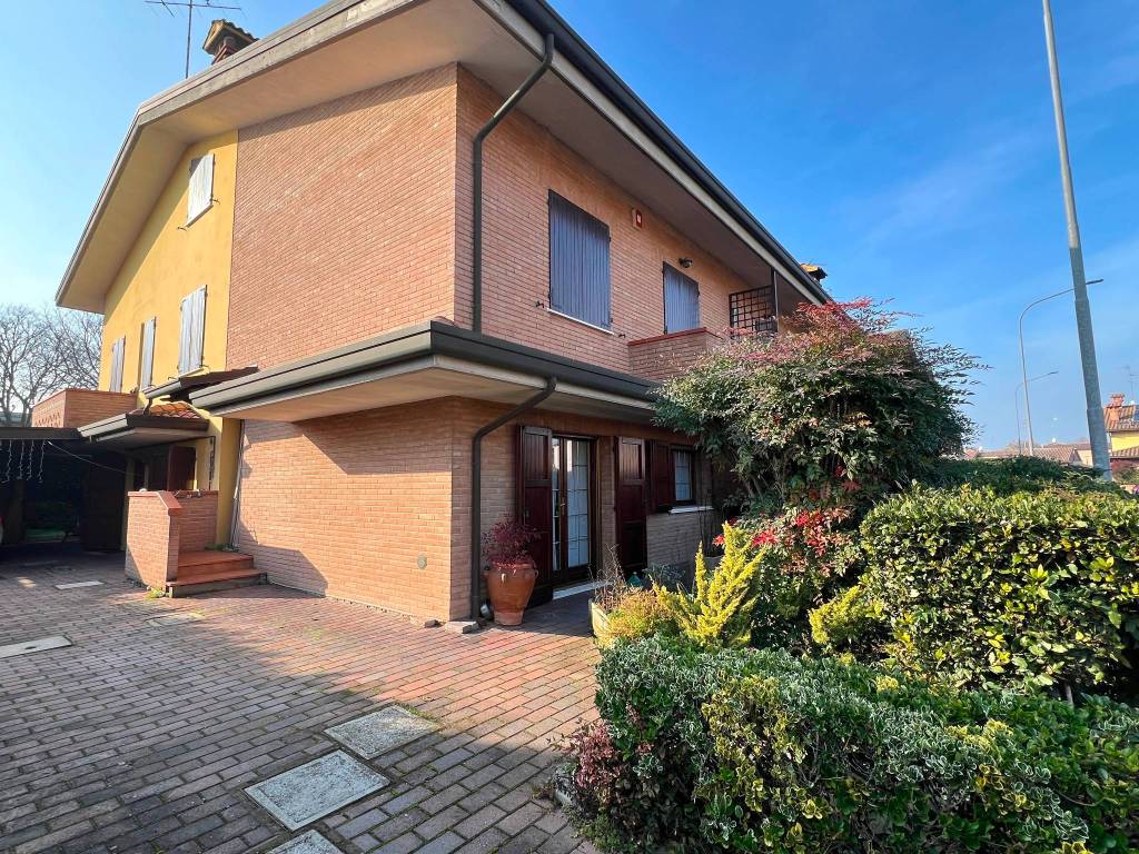 Villa a Argenta in Via Berlino, 5 - Foto 2