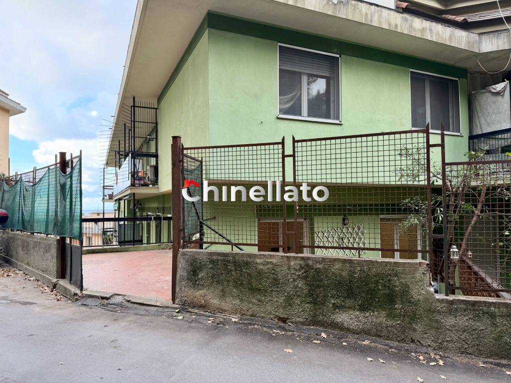 Appartamento a Genova in Via Antonio Cianciullo, 29 - Foto 3