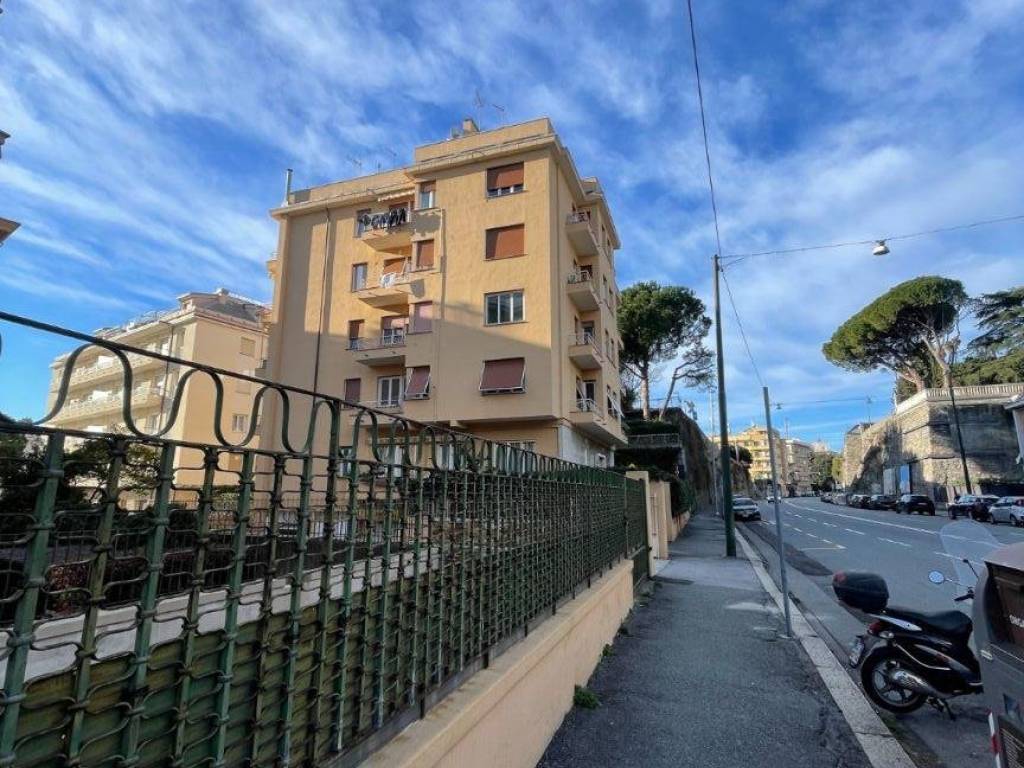 Appartamento a Genova in Via Piero Gobetti, 7 - Foto 5