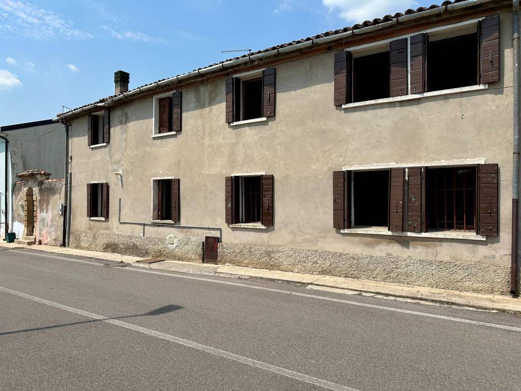 Rustico / casale a Colognola ai colli in Via Dante Broglio, 36 - Foto 2