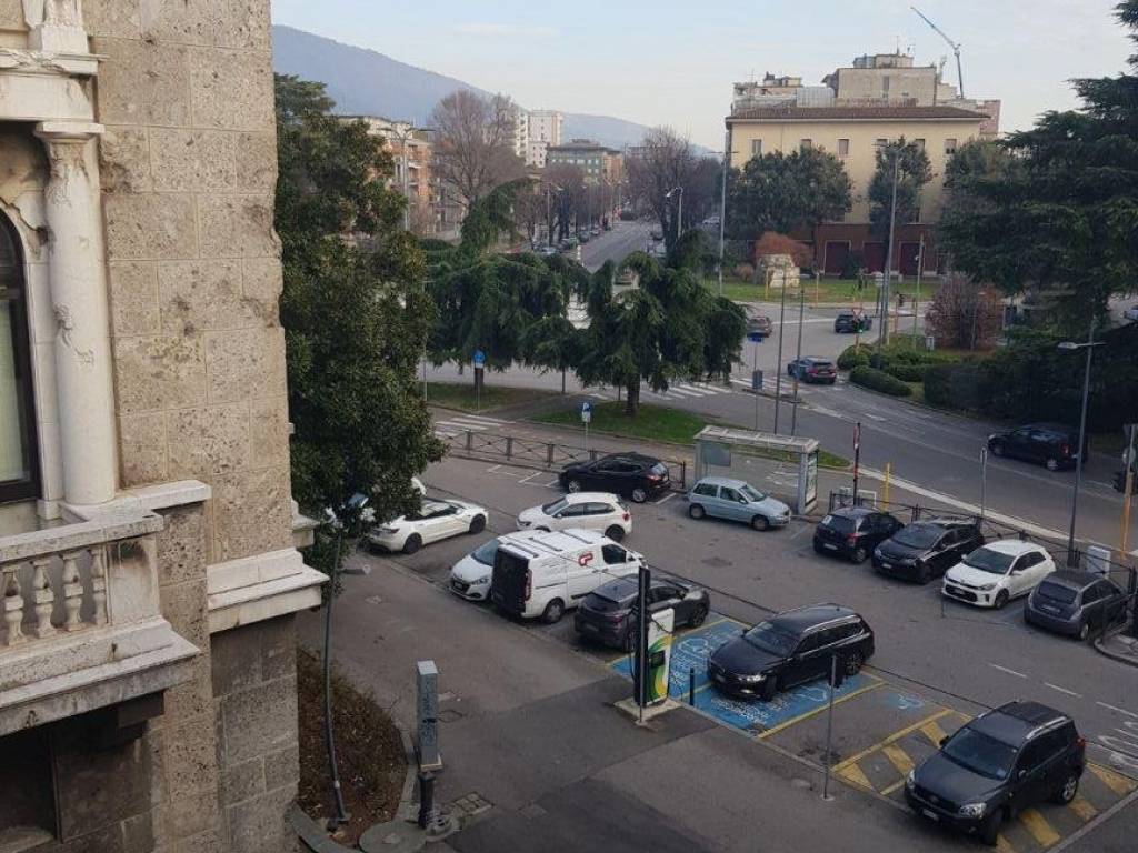 Appartamento a Brescia in Via Fratelli Ugoni, 40 - Foto 2