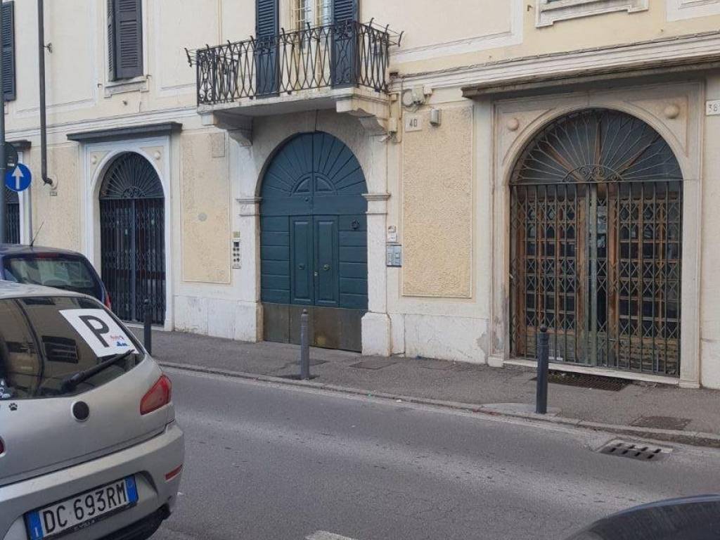 Appartamento a Brescia in Via Fratelli Ugoni, 40 - Foto 3