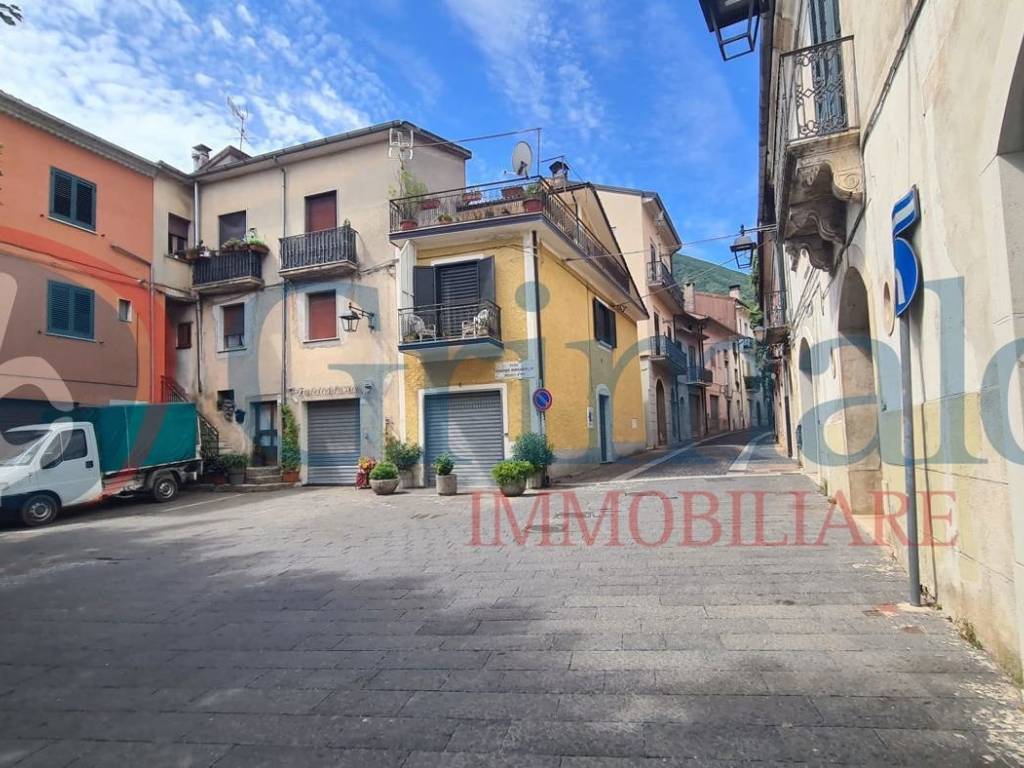 Palazzo / stabile a Montella in Via Pasquale Colucci, 32 - Foto 2