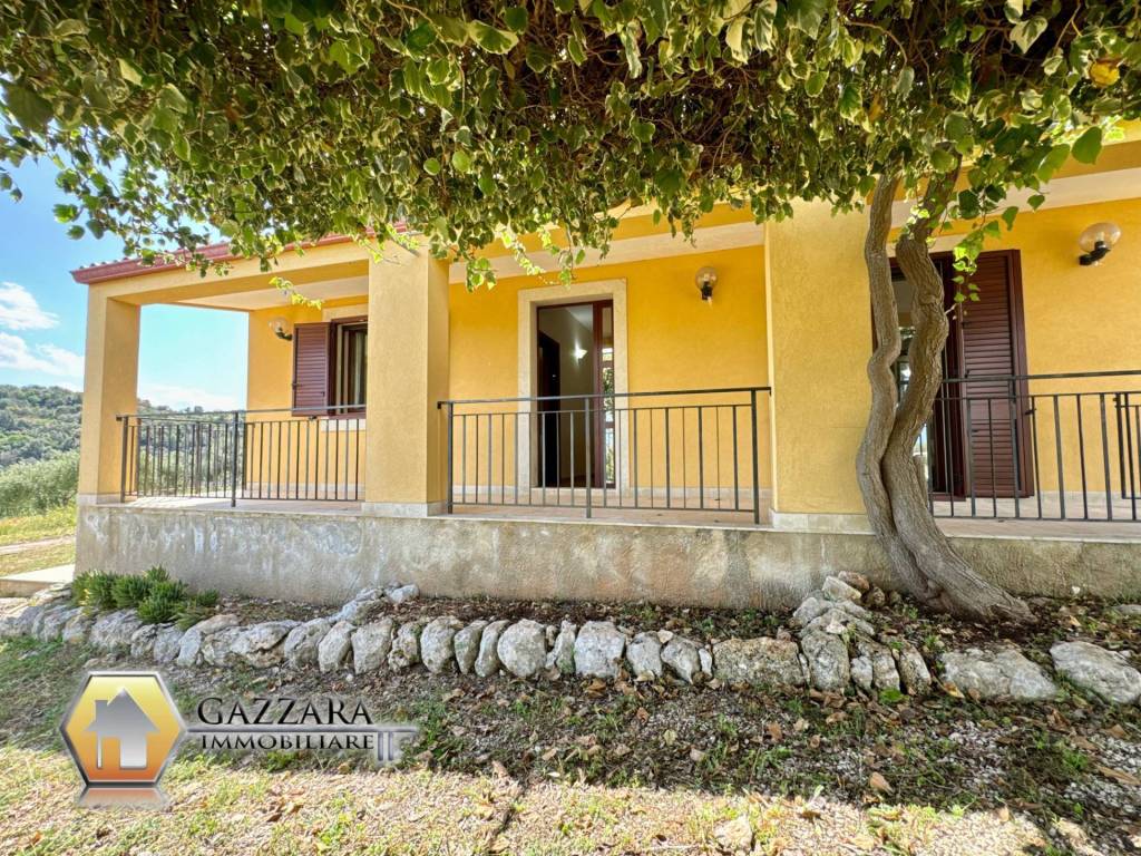 Villa a Canicattini bagni in Canicattini Bagni - Foto 2