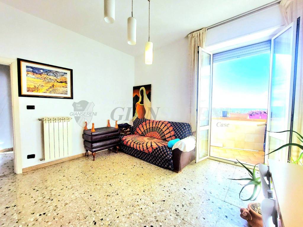 Appartamento a Follonica in Via Fratti - Foto 2