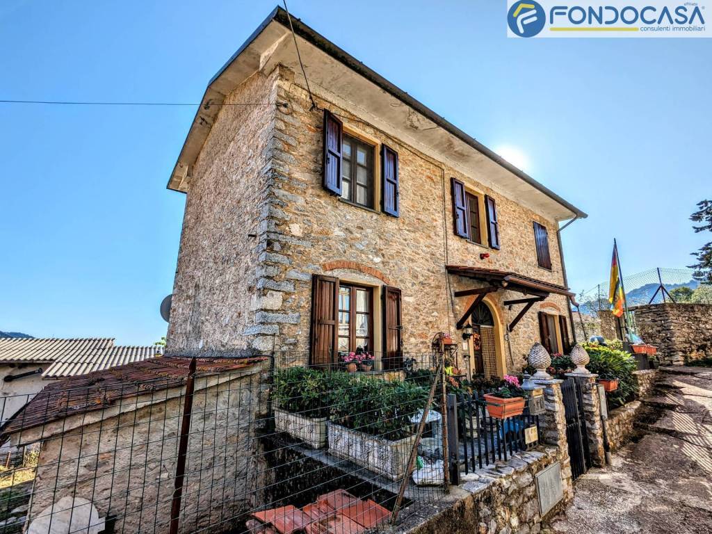 Casa indipendente a Seravezza in Via Divisione Giulia - Foto 2