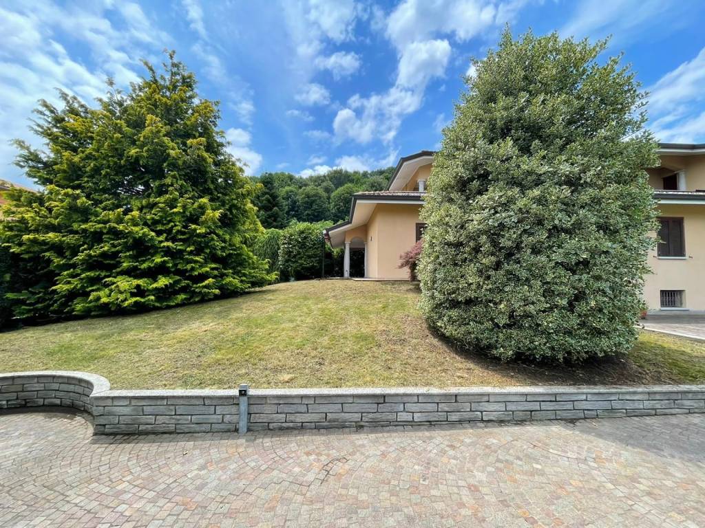 Villa a Gozzano in Via Giuseppe Verdi, 10 - Foto 3