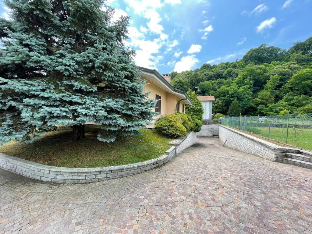 Villa a Gozzano in Via Giuseppe Verdi, 10 - Foto 4