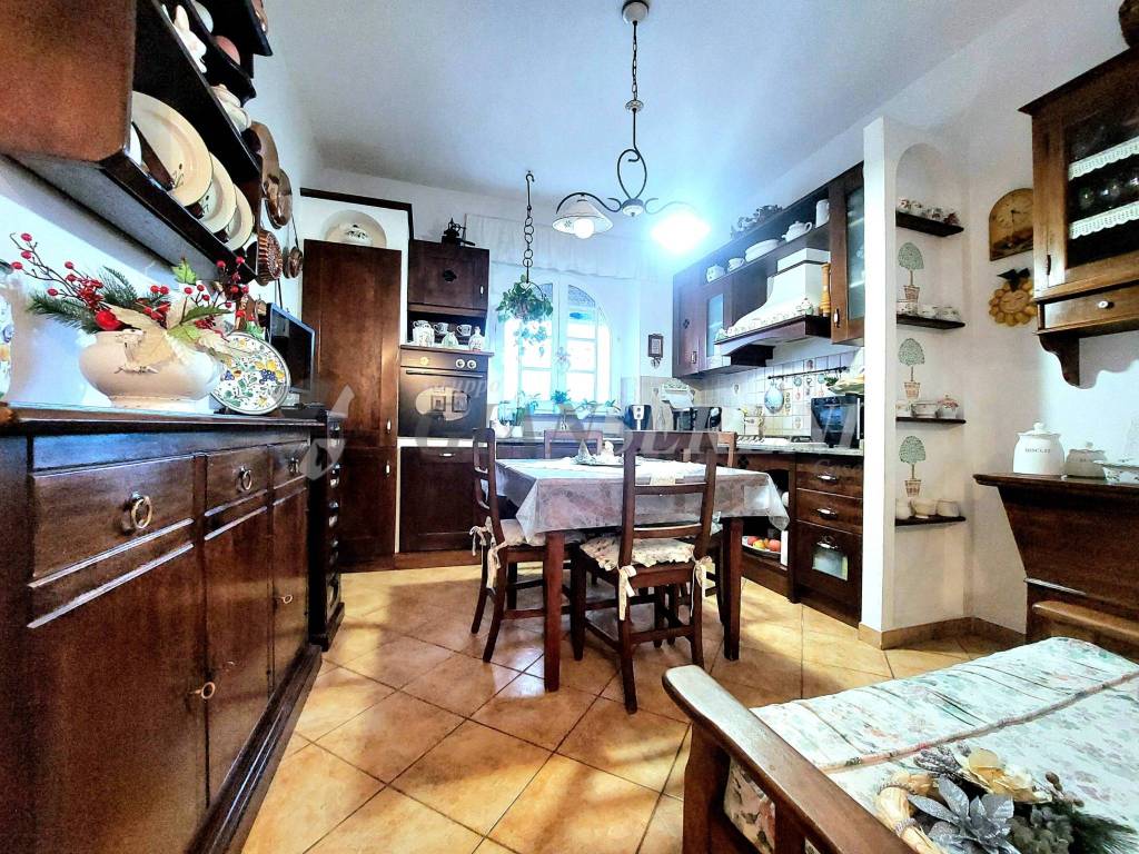 Appartamento a Follonica in Via Massetana - Foto 4