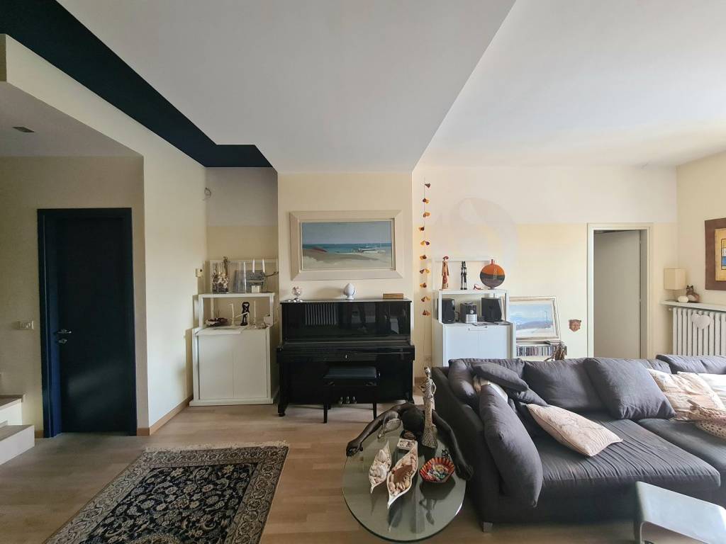 Attico / mansarda a Reggio emilia in Via Roma - Foto 3