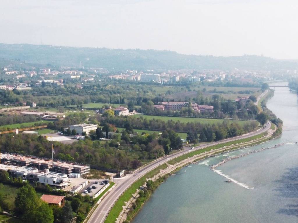 Villa a Verona in Via Farinata degli Uberti Tolosetto, 29 - Foto 2