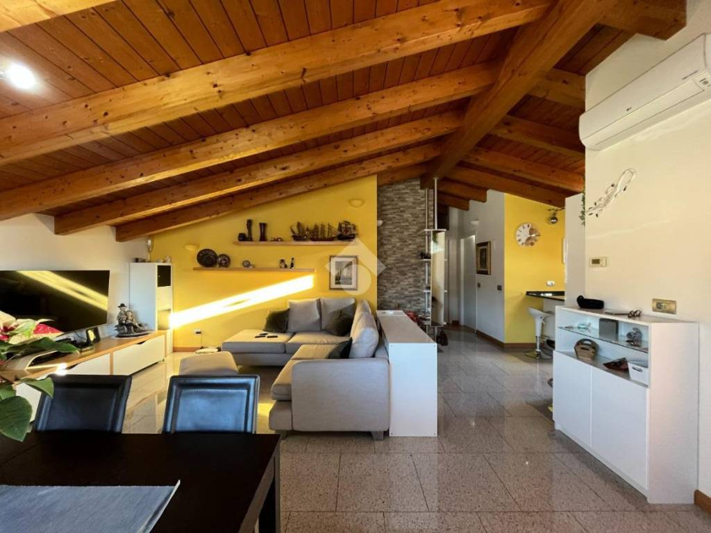 Appartamento a Lecco in Via Risorgimento, 40 - Foto 3