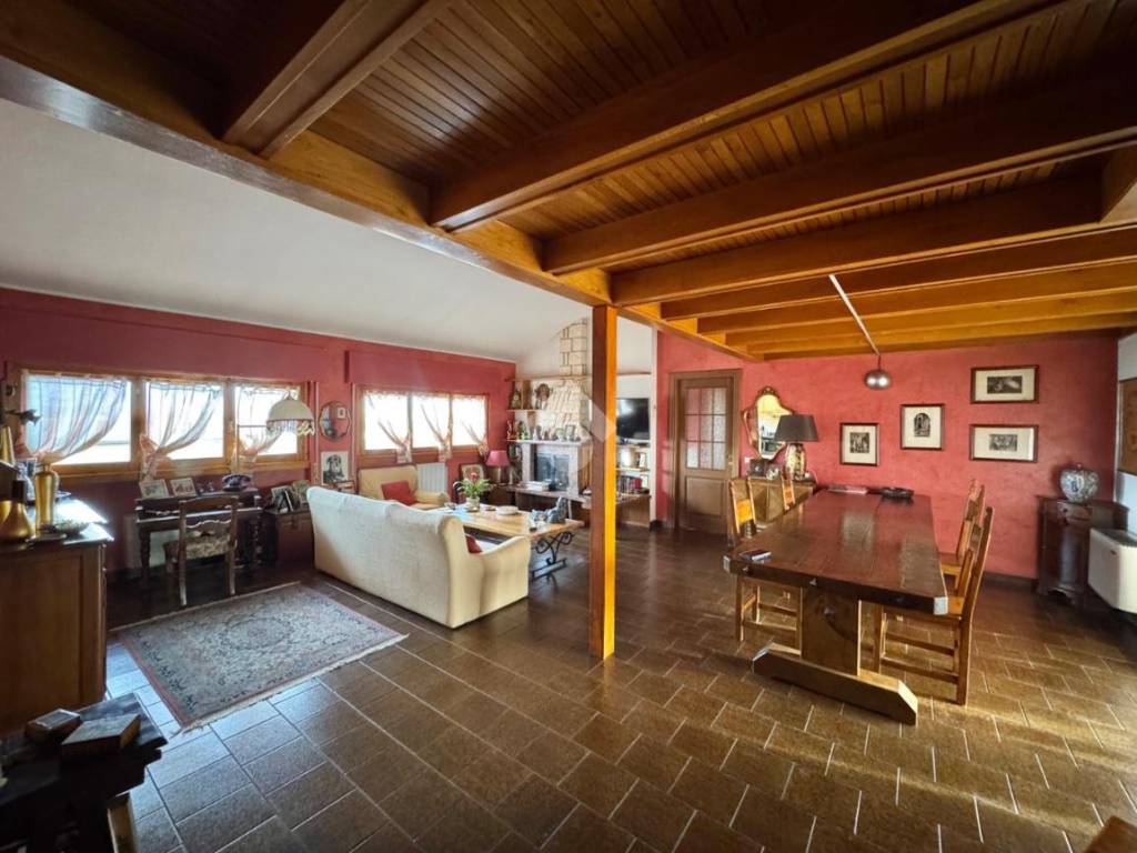 Attico / mansarda a Madone in Via Eugenio Montale, 2 - Foto 3