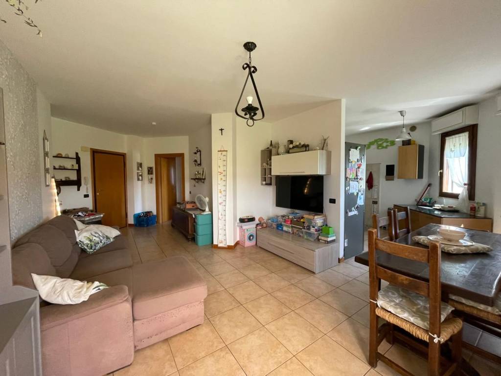 Appartamento a Santarcangelo di romagna in Via del Ciliegio - Foto 4