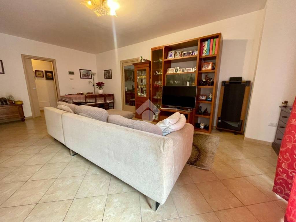 Appartamento a Montebelluna in Via Guido Bergamo - Foto 2